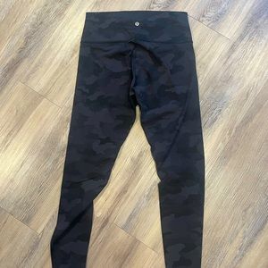 Lululemon Wunder Under 28” Heritage 365 Camo Deep Coal Multi